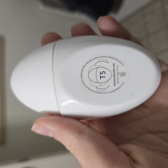 Lisa Eldridge Skin Enhancing Tint Shade T5 - Picture 3 of 5